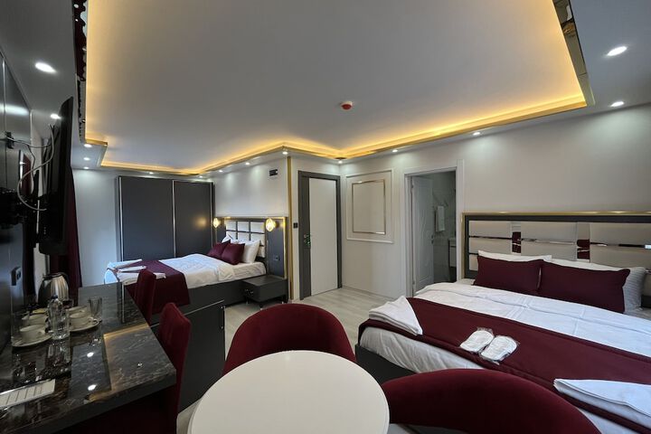 Room 34 of 108