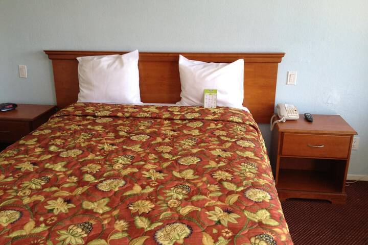 Room 10 of 29