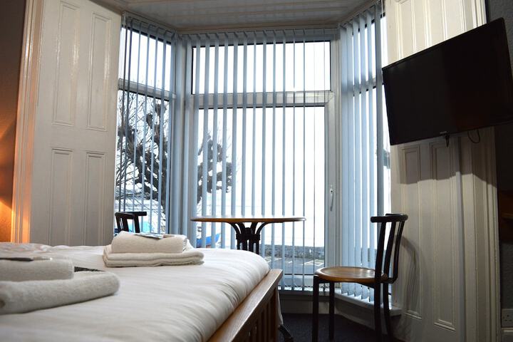 Room 9 of 47