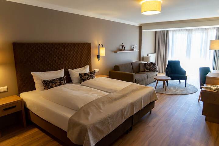 Room 18 of 116