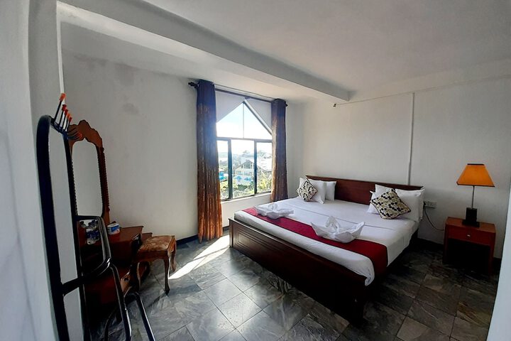 Room 10 of 21