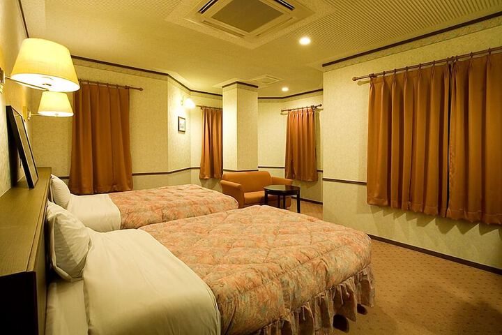 Room 5 of 24