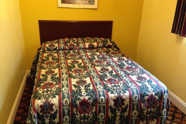 Room 3 of 22