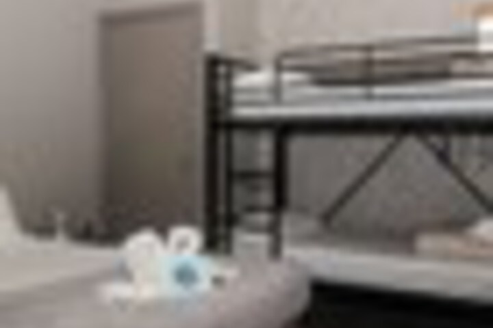 Room 83 of 243