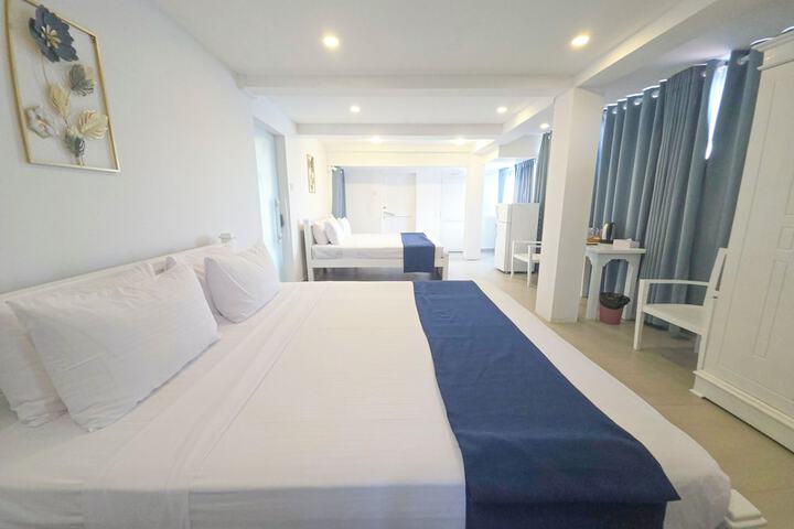 Room 42 of 175