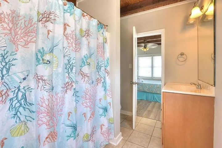 Room 9 of 19