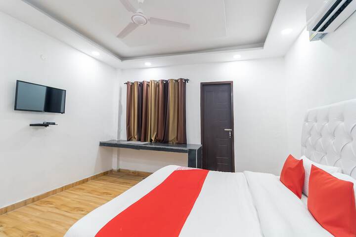 Room 4 of 19