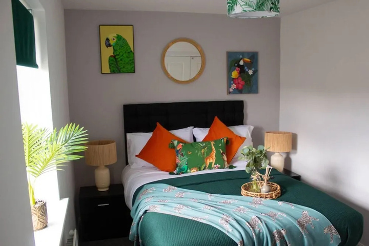 Room 2 of 18