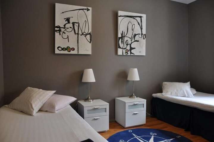 Room 16 of 38