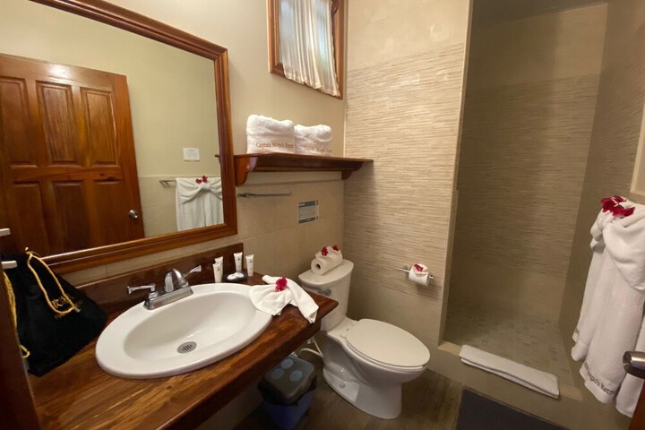 Room 145 of 272