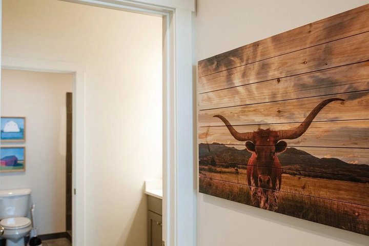 Room 2 of 23