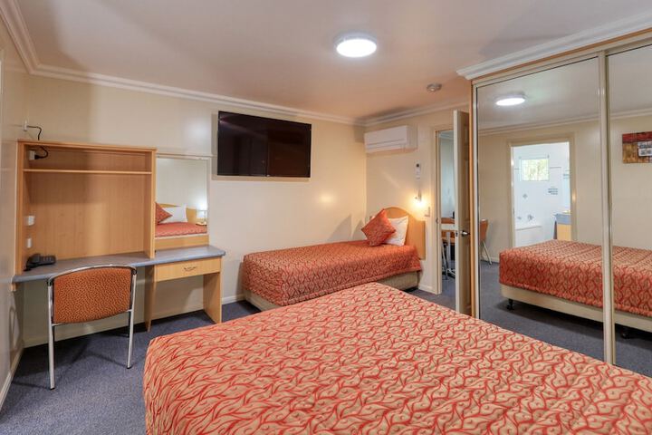 Room 7 of 51