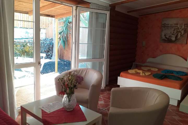 Room 3 of 25