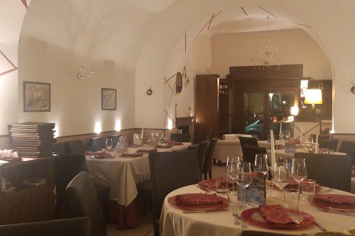 Dining 22 of 30
