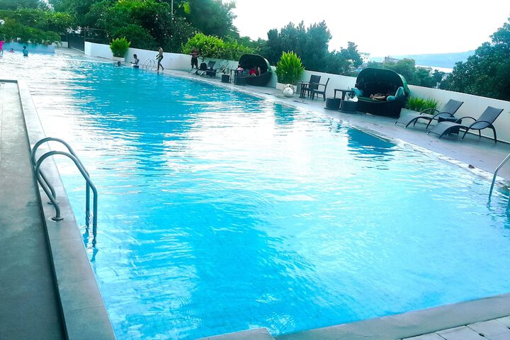 Pool Hotel
