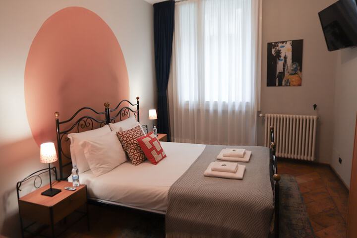 Room 26 of 37