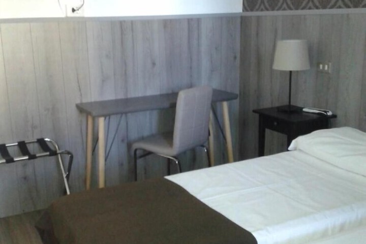 Room 8 of 37