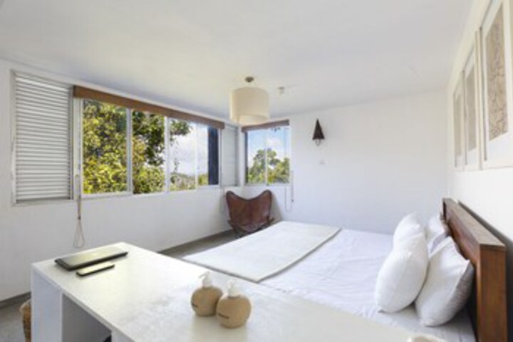 Room 10 of 23