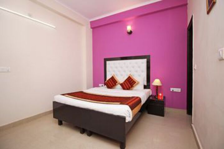 Room 12 of 21