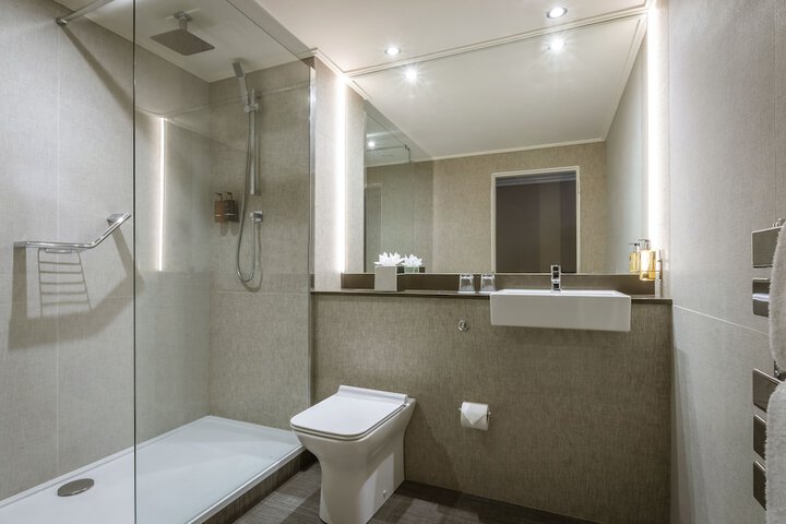 Clean Restrooms