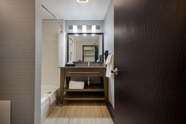 2 Double Beds (15 of 19)