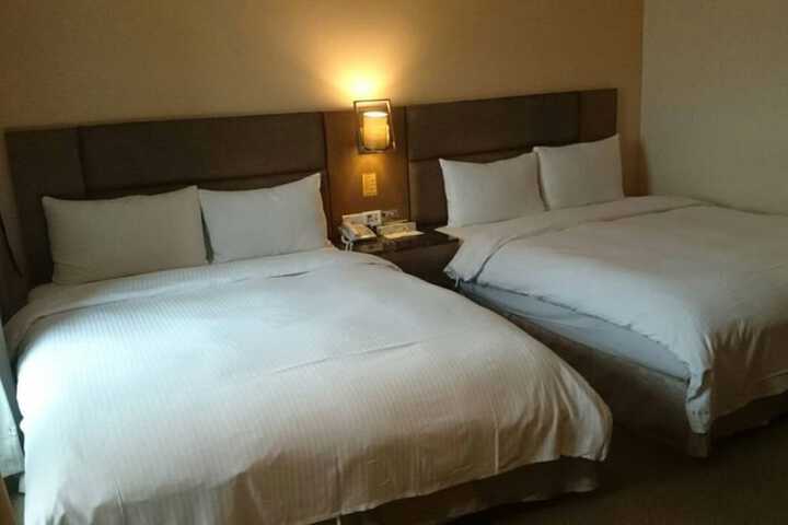 Room 8 of 35