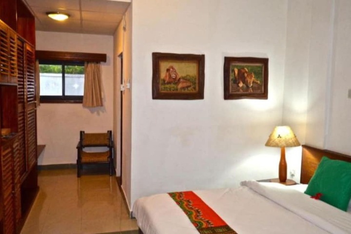 Room 3 of 7