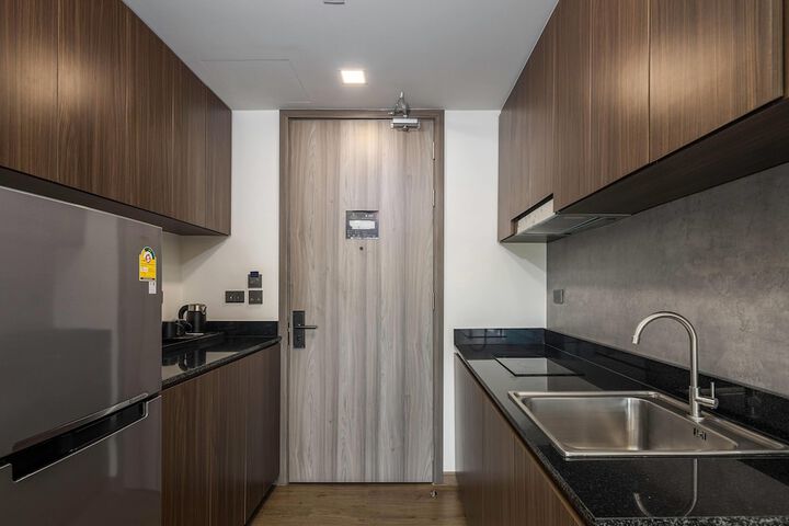 Room 52 of 151