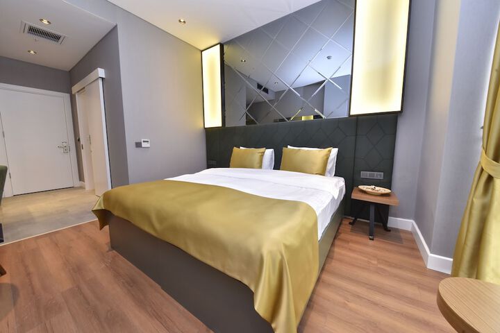 Room 15 of 49