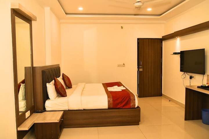 Room 2 of 11