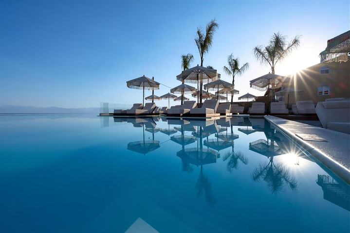 Pool 60 of 123