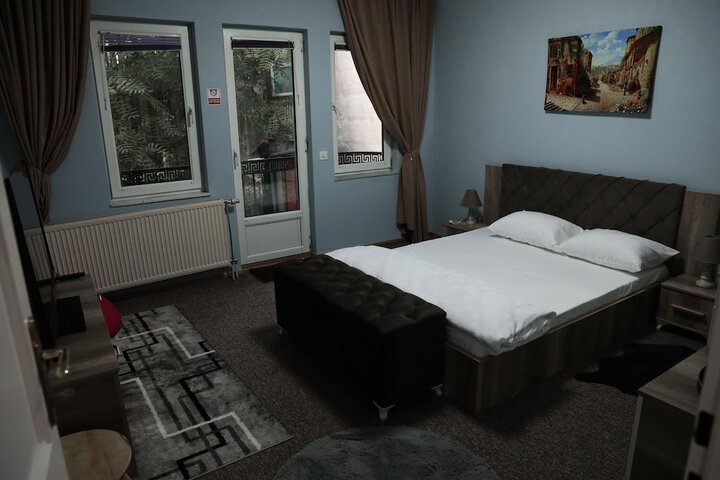 Room 16 of 34