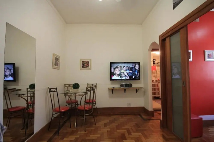Room 9 of 15