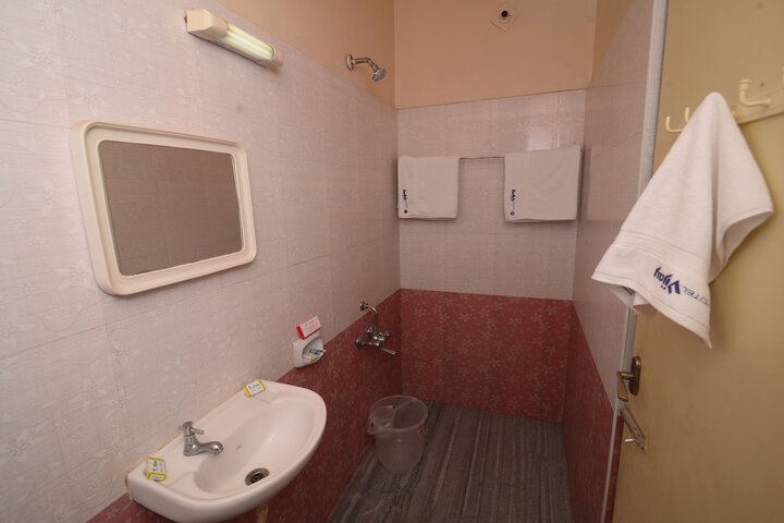 Room 13 of 17