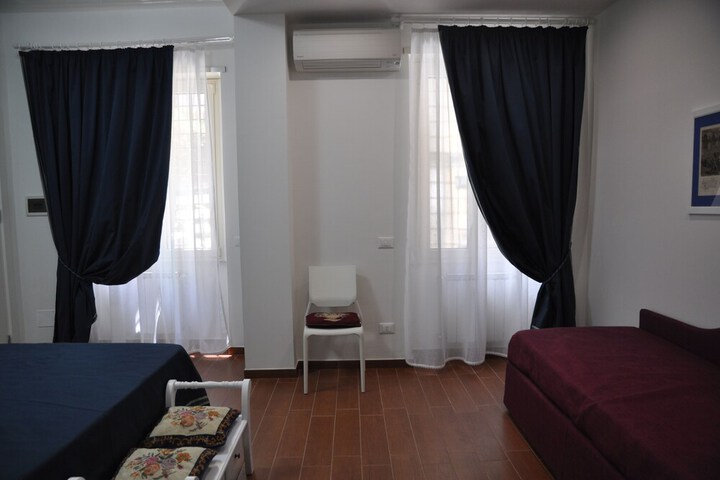 Room 21 of 37