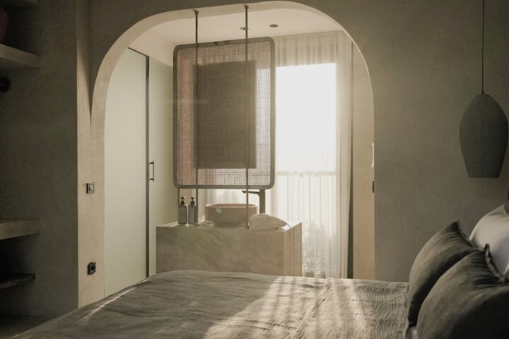 Room 27 of 84