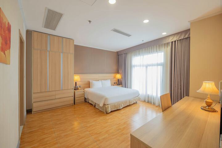 Room 40 of 184