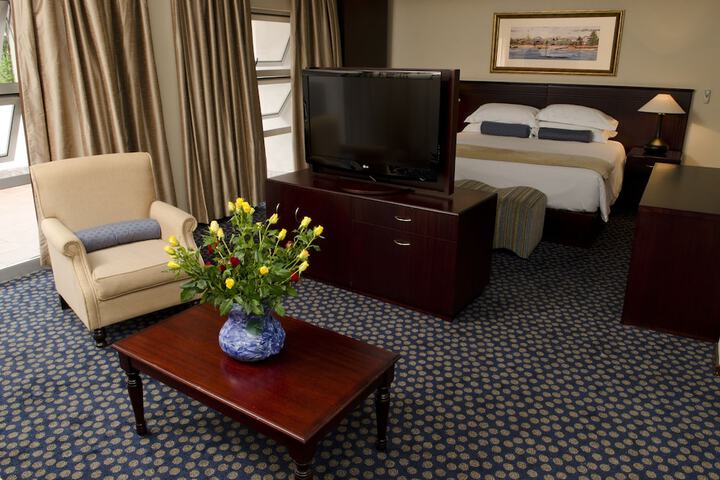 Room 5 of 99