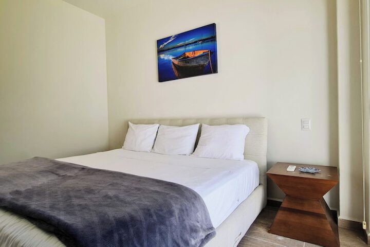 Room 6 of 26