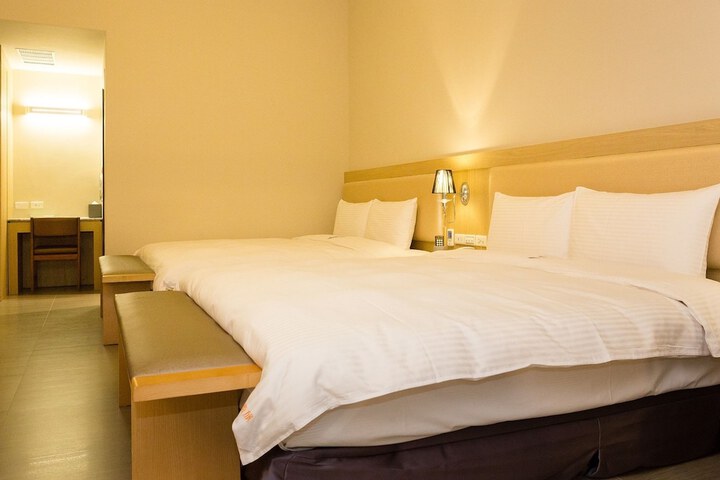 Room 21 of 53