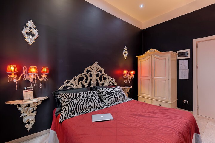 Room 76 of 208