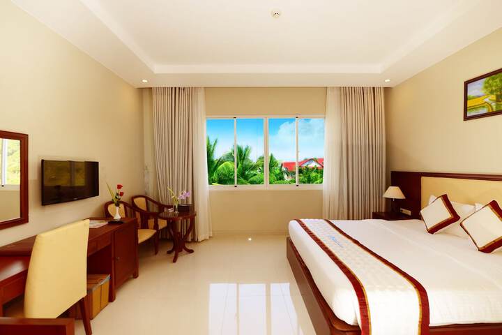 Room 10 of 42