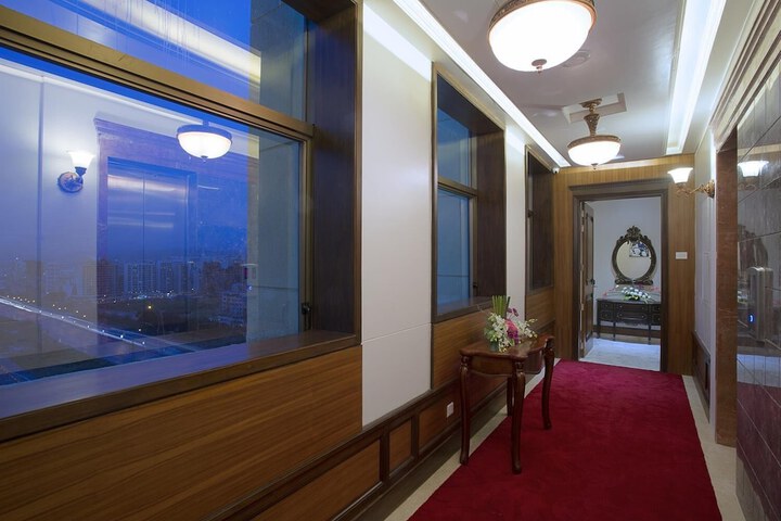 Room 11 of 46