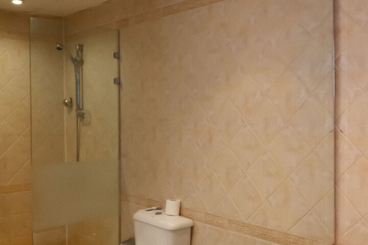 Room 27 of 65
