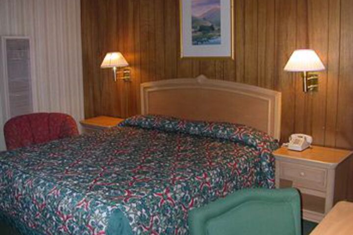 Room 8 of 14
