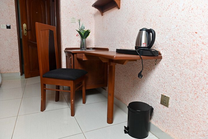 Room 9 of 65