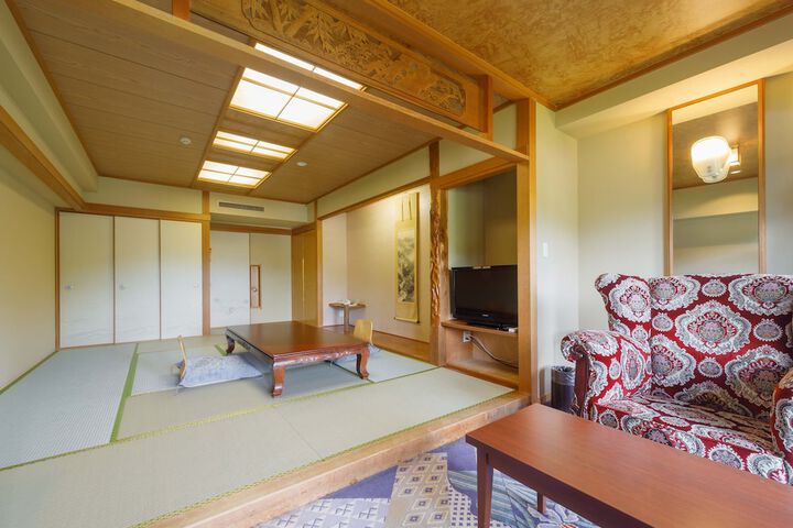 Room 33 of 190