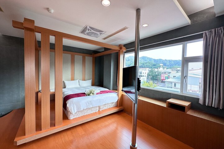Room 19 of 60
