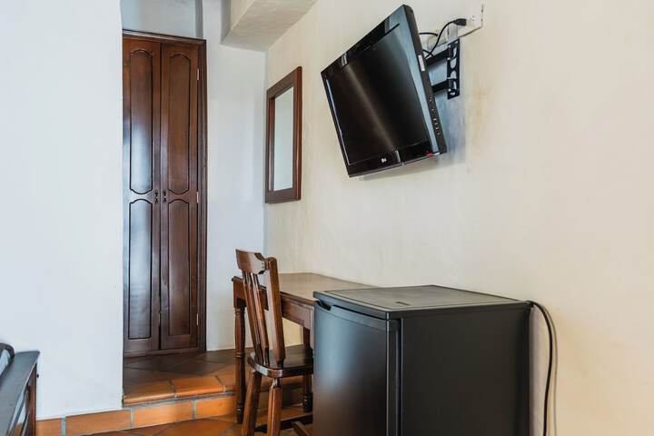 Room 4 of 34