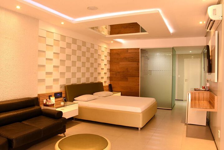 Room 2 of 6